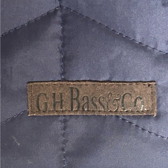 G.H. Bass & Co. Navy Quilted Vest - Picture 4 of 7